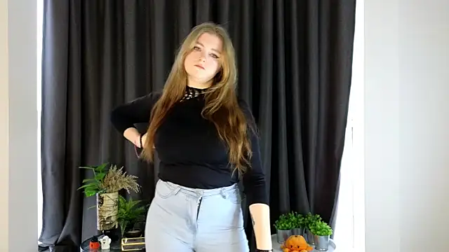 NightSaffron online show from December 1, 2025, 7:42 am