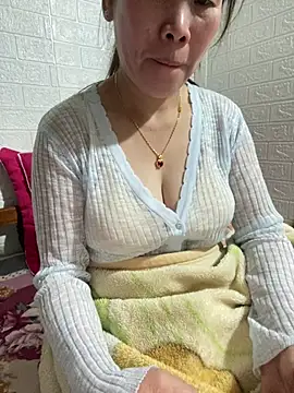 tabby-cat11 online show from January 10, 2026, 3:07 pm