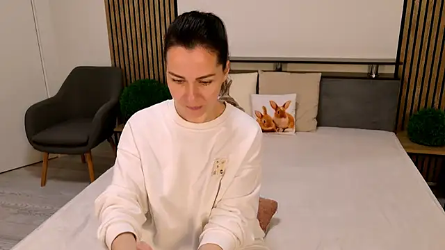 DitaNoir online show from April 17, 2026, 6:05 am