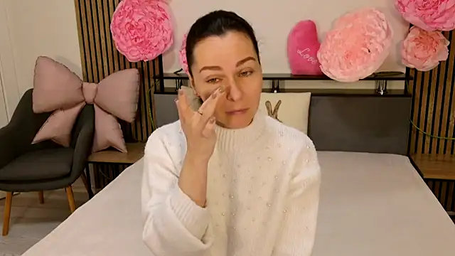 DitaNoir online show from February 20, 2026, 7:10 am