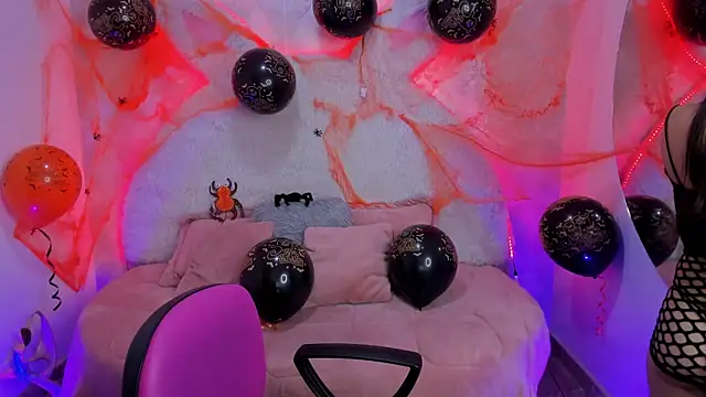 Snapshot of valentina_clk chatting on October 31, 2025, 1:30 pm valentina clk online show from October 31, 2025, 1:30 pm