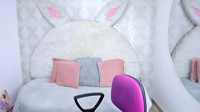 Snapshot of valentina_clk chatting on March 13, 2026, 1:49 pm valentina clk online show from March 13, 2026, 1:49 pm