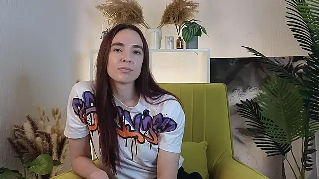 JiOverkamp online show from October 17, 2025, 1:46 pm