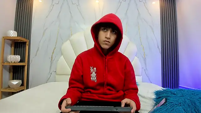 Snapshot of hoot_booys_ chatting on January 14, 2026, 8:34 pm hoot booys online show from January 14, 2026, 8:34 pm