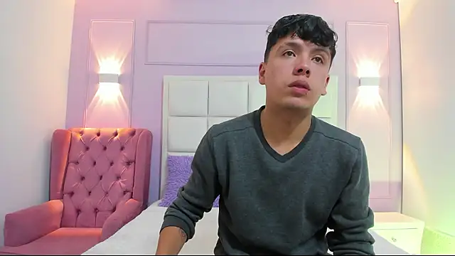 Snapshot of hoot_booys_ chatting on February 22, 2026, 8:21 pm hoot booys online show from February 22, 2026, 8:21 pm