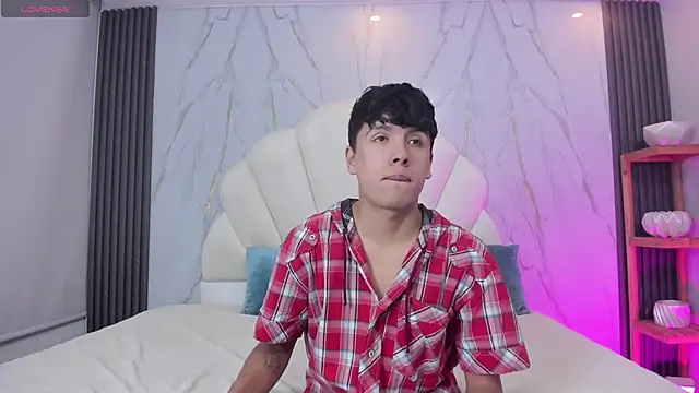 hoot booys  online show from March 20, 2026, 8:54 pm