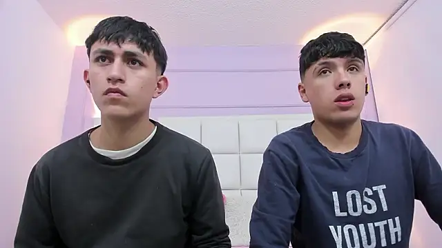 Snapshot of hoot_booys_ chatting on February 13, 2026, 8:09 pm hoot booys online show from February 13, 2026, 8:09 pm