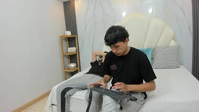 Snapshot of hoot_booys_ chatting on January 31, 2026, 7:56 pm hoot booys online show from January 31, 2026, 7:56 pm