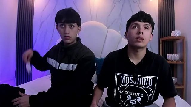 Snapshot of hoot_booys_ chatting on January 9, 2026, 3:35 am hoot booys online show from January 9, 2026, 3:35 am