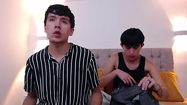 Snapshot of hoot_booys_ chatting on November 14, 2025, 8:56 pm hoot booys online show from November 14, 2025, 8:56 pm