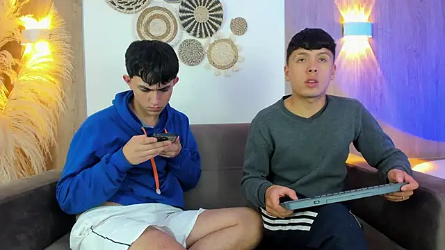 Snapshot of hoot_booys_ chatting on February 22, 2026, 3:53 am hoot booys online show from February 22, 2026, 3:53 am