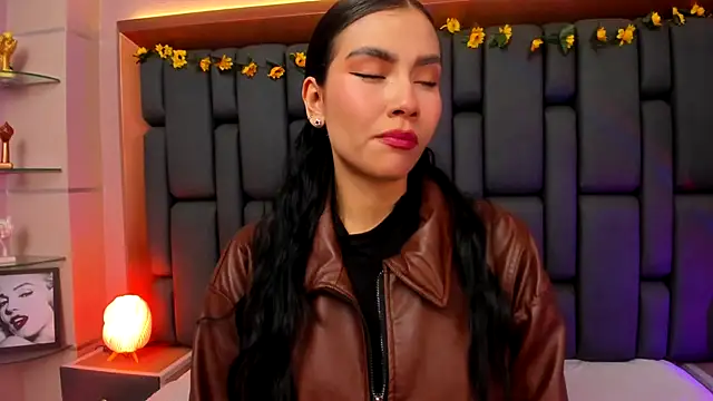 TanyaBello online show from November 22, 2025, 1:43 pm