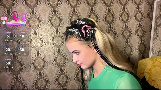 Snapshot of Mirabella333 chatting on November 6, 2025, 6:45 pm Mirabella333 online show from November 6, 2025, 6:45 pm