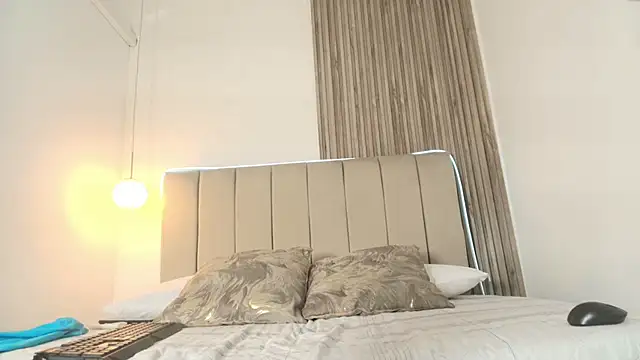 EvaaSinclair online show from March 2, 2026, 8:05 pm