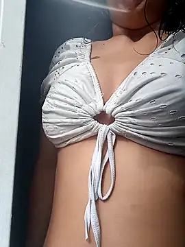 Snapshot of petite_coral chatting on February 12, 2026, 8:30 pm petite coral online show from February 12, 2026, 8:30 pm