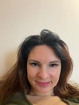 kinkysarahx online show from April 16, 2026, 8:37 am