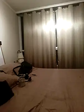 lilivalkova online show from February 25, 2026, 3:40 am