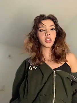 Snapshot of MiaaCute- chatting on February 26, 2026, 12:32 am MiaaCute- online show from February 26, 2026, 12:32 am