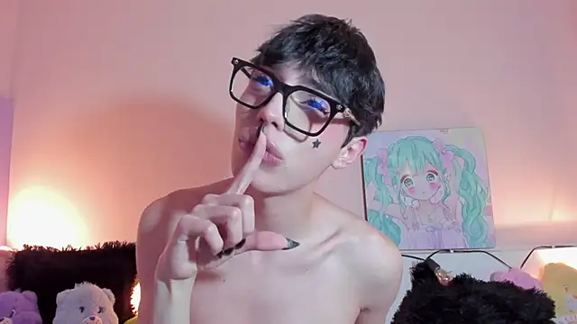 Strawberry Kitty  online show from February 16, 2026, 4:27 pm