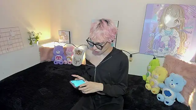 Strawberry Kitty  online show from November 20, 2025, 11:03 pm