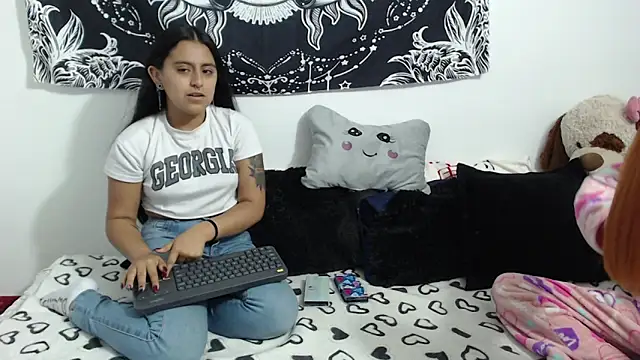 emily n abby online show from October 29, 2025, 12:15 pm