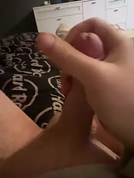 DirtyDeedsderechte online show from November 30, 2025, 3:24 pm