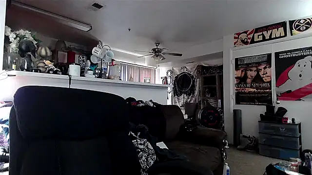 biggerisbetter12 online show from January 18, 2026, 8:56 pm