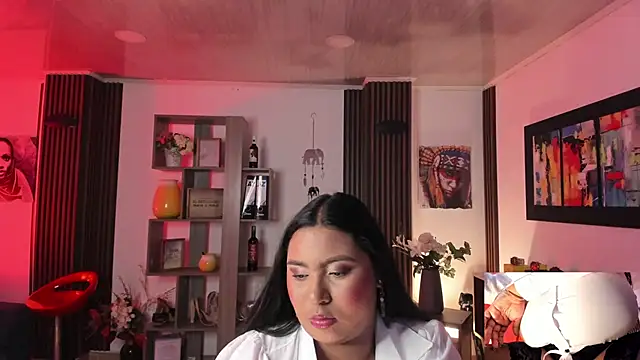 Snapshot of ValentinaNoir chatting on November 18, 2025, 3:21 am ValentinaNoir online show from November 18, 2025, 3:21 am