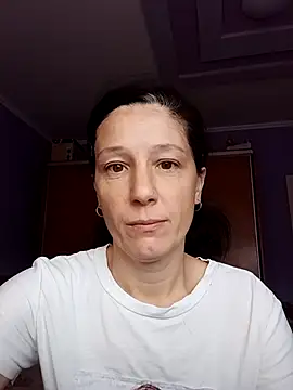 Snapshot of Emeli32-22 chatting on November 3, 2025, 8:07 am Emeli32-22 online show from November 3, 2025, 8:07 am