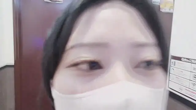 Snapshot of _Mirei_ chatting on November 28, 2025, 8:14 am Mirei online show from November 28, 2025, 8:14 am