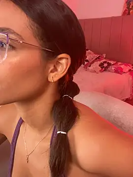 Snapshot of elegant__rouse chatting on February 9, 2026, 10:08 pm elegant rouse online show from February 9, 2026, 10:08 pm