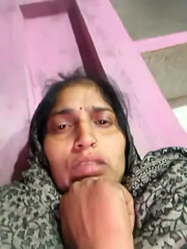 Snapshot of Pooja_shre chatting on January 6, 2026, 2:10 pm Pooja shre online show from January 6, 2026, 2:10 pm