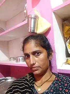 Snapshot of Pooja_shre chatting on November 5, 2025, 2:58 am Pooja shre online show from November 5, 2025, 2:58 am