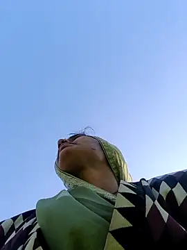 Snapshot of Pooja_shre chatting on December 23, 2025, 6:23 am Pooja shre online show from December 23, 2025, 6:23 am