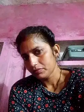 Snapshot of Pooja_shre chatting on November 10, 2025, 1:32 am Pooja shre online show from November 10, 2025, 1:32 am