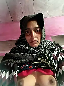 Snapshot of Pooja_shre chatting on January 9, 2026, 2:29 am Pooja shre online show from January 9, 2026, 2:29 am