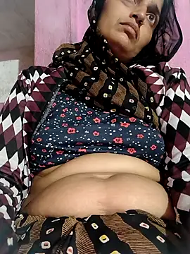 Snapshot of Pooja_shre chatting on December 21, 2025, 12:07 pm Pooja shre online show from December 21, 2025, 12:07 pm