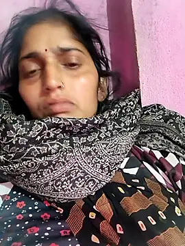 Snapshot of Pooja_shre chatting on December 22, 2025, 12:11 am Pooja shre online show from December 22, 2025, 12:11 am