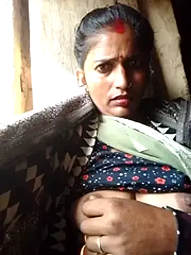 Snapshot of Pooja_shre chatting on November 18, 2025, 3:21 am Pooja shre online show from November 18, 2025, 3:21 am