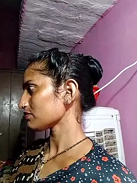 Snapshot of Pooja_shre chatting on November 5, 2025, 3:37 pm Pooja shre online show from November 5, 2025, 3:37 pm