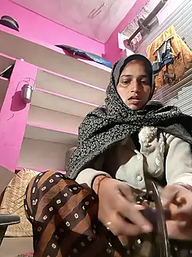 Snapshot of Pooja_shre chatting on January 6, 2026, 2:04 am Pooja shre online show from January 6, 2026, 2:04 am