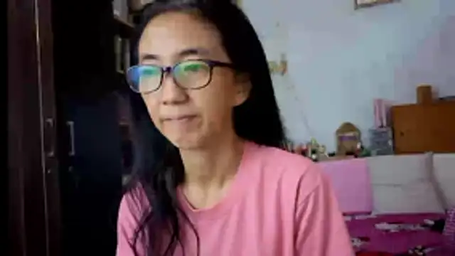 Snapshot of princessD077 chatting on February 15, 2026, 8:24 am princessD077 online show from February 15, 2026, 8:24 am