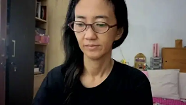 Snapshot of princessD077 chatting on February 5, 2026, 10:49 pm princessD077 online show from February 5, 2026, 10:49 pm