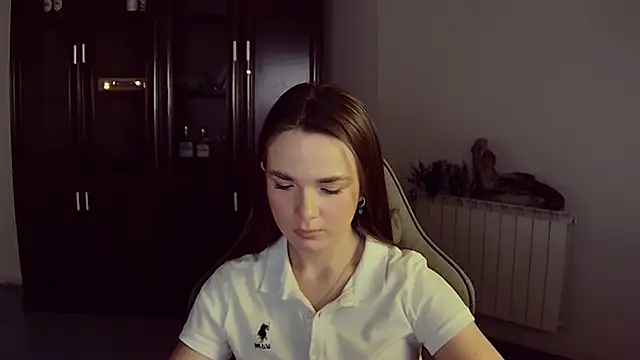 Snapshot of May_Bloom chatting on November 14, 2025, 12:20 pm May Bloom online show from November 14, 2025, 12:20 pm