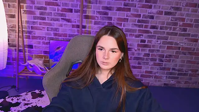 May Bloom online show from April 9, 2026, 2:12 pm