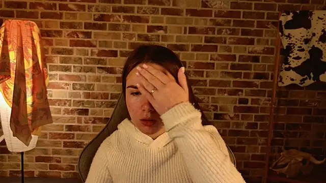 Snapshot of May_Bloom chatting on December 2, 2025, 5:09 am May Bloom online show from December 2, 2025, 5:09 am