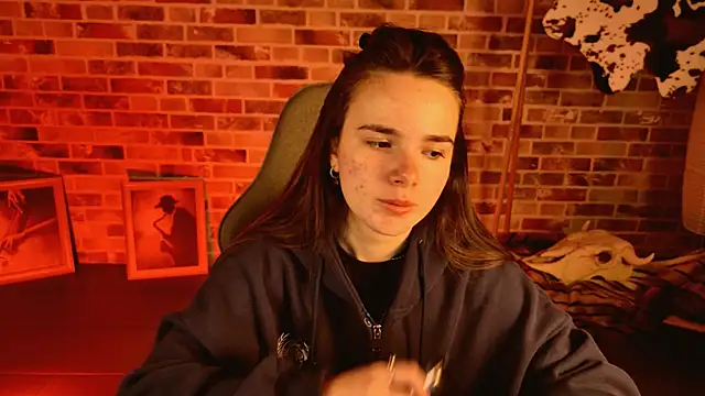 Snapshot of May_Bloom chatting on February 25, 2026, 6:13 am May Bloom online show from February 25, 2026, 6:13 am