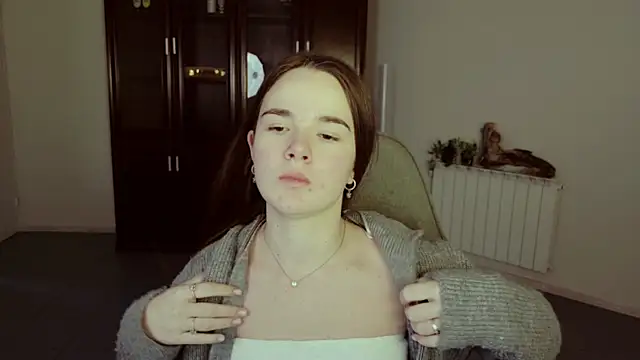 Snapshot of May_Bloom chatting on December 5, 2025, 5:17 am May Bloom online show from December 5, 2025, 5:17 am