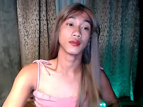 taylaxuxu online show from January 15, 2026, 10:57 pm