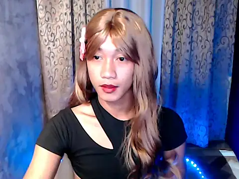 taylaxuxu online show from December 19, 2025, 4:05 am